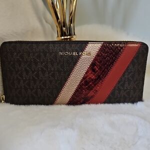 Michael Kors Jet Set Travel Continental Wallet